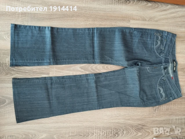 Дънки с бродерия, снимка 2 - Дънки - 50591277