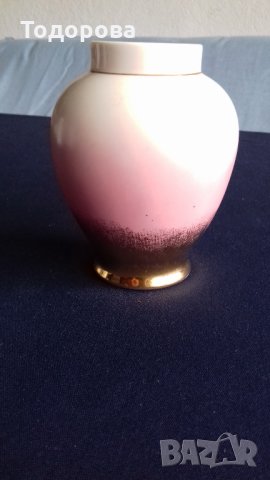 Поцеланова вазичка-