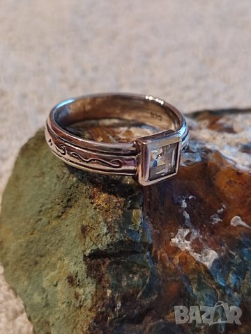 Сребърен пръстен с циркон, снимка 1 - Пръстени - 44049329
