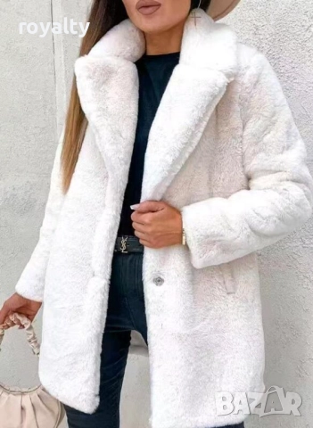 Дамско бяло пухкаво палто