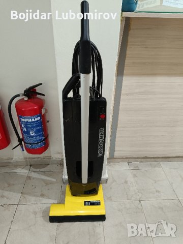 вертикална прахосмукачка Karcher с въртяща четка, снимка 1 - Прахосмукачки - 42991734