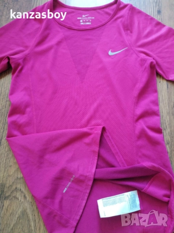 Nike W NK ZNL CL RELAY TOP SS - страхотна дамска тениска КАТО НОВА ХС, снимка 4 - Тениски - 51824022