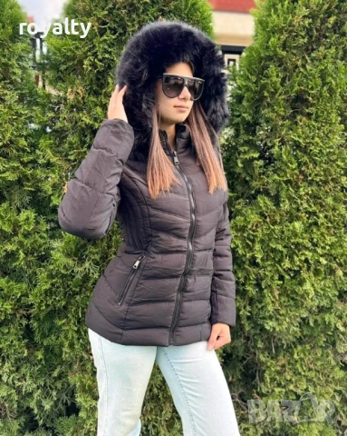 Черно Зимно Дамско Яке с Пух на Качулката 