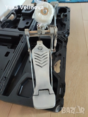 Педали Yamaha 2бр. + 2 куфара Tama комплект, снимка 2 - Ударни инструменти - 53580434