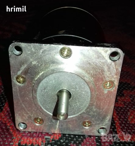 Електродвигатели от машина за проявяване на филми, снимка 3 - Други машини и части - 43912455