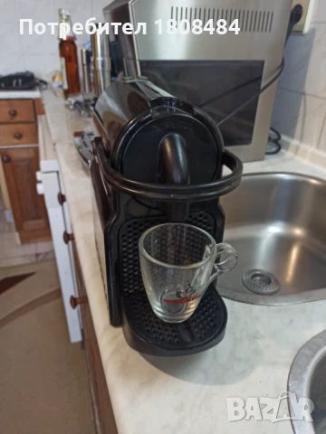 Кафе машина Делонги за капсули Неспресо, работи добре и прави супер кафе с каймак  , снимка 5 - Кафемашини - 51392852