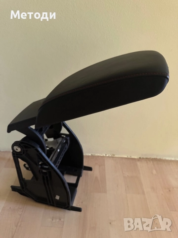 Подлакътник Skoda Octavia , снимка 4 - Части - 52264374