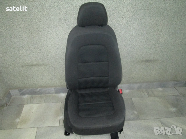 Продавам 2 броя много добри предни седалки за Audi A4 B8 2008 до 2015 , снимка 4 - Части - 53126926