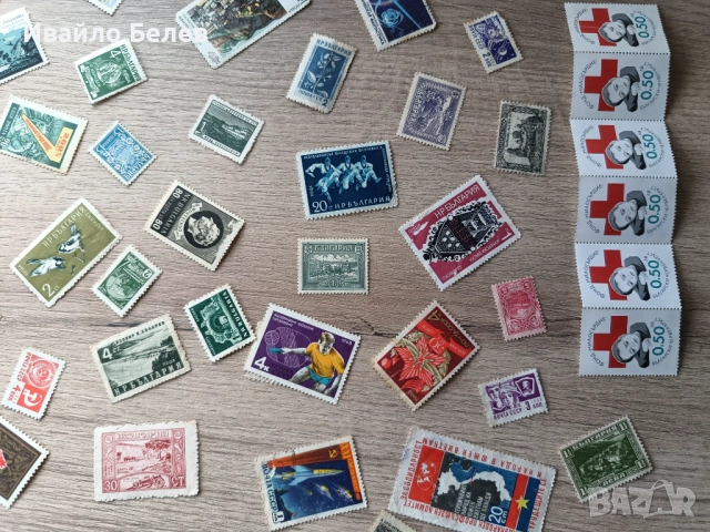 Колекция от 106 пощеснки марки СССР и БГ в класьор, снимка 11 - Филателия - 52556837