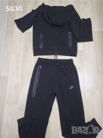 Екип Nike Tech Fleece ново ,Размер М Цена: 130лв.