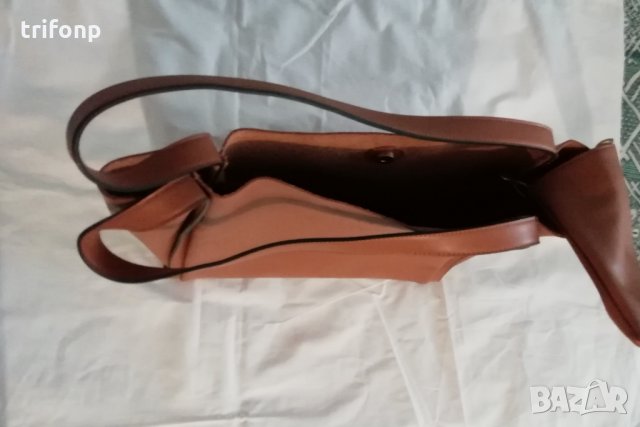 Светлокафява луксозна чанта, снимка 2 - Чанти - 32332449