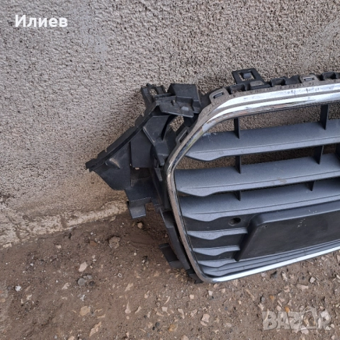 Радиаторна решетка Audi A4 , снимка 2 - Части - 52074981