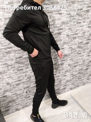 Спортен екип Under Armour от полиамид , снимка 6 - Спортни дрехи, екипи - 34107708