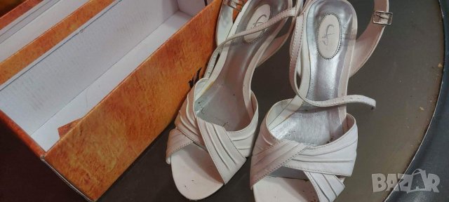 Дамски обувки , снимка 3 - Дамски обувки на ток - 38874392