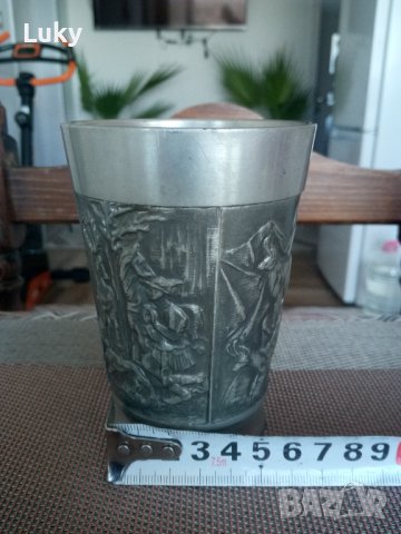 Продавам красива, антикварна чаша.Ловни мотиви.Калай.Маркирана., снимка 5 - Антикварни и старинни предмети - 43592542