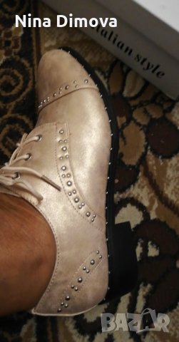 нови златисти обувки, снимка 3 - Дамски ежедневни обувки - 26472725