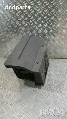 Кутия акумулатор Renault Laguna Coupe 2010г.	