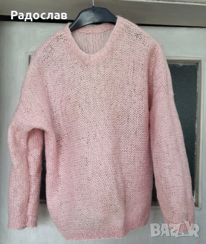 продавам дамски пуловер розов
ръчно плетен , снимка 1 - Блузи с дълъг ръкав и пуловери - 43891947