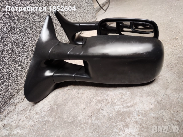 Огледала и ляв фар Фолксваген Кади, снимка 3 - Части - 49418693