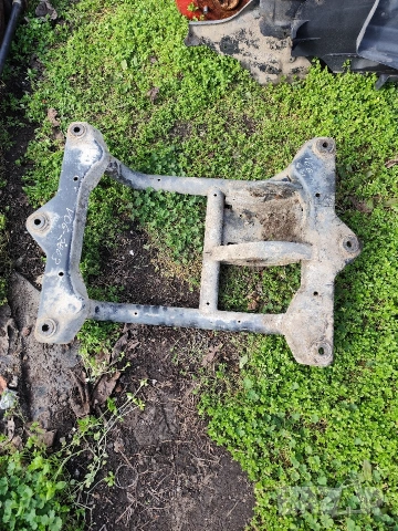 Греда под скоростна кутия - Range Rover Vog 2003г-автомат-3.0-177кс, снимка 2 - Части - 53604953