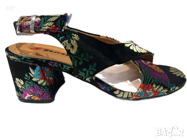 Дамски обувки на нисък ток, снимка 2 - Дамски обувки на ток - 51307427