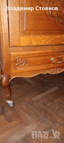 Дървен шкаф на колела (дърворезба), снимка 6 - Шкафове - 50703409