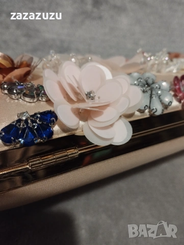 ЕЛЕГАНТНА ДАМСКА ЧАНТИЧКА  - сатен и декоративни цветя , снимка 10 - Чанти - 53087372