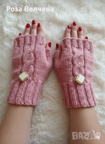 Зарадвай любима жена за 8 март с ръчно плетени дамски ръкавици, снимка 4 - Други - 53494644