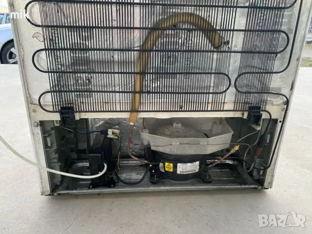 Фризер Bosch Инверторен мотор 400 литра, снимка 10 - Фризери - 48820458