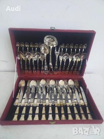Италиански посребрени прибори за хранене 51 броя  Комплекта е в кутия и е за 12 души. Комплектьт вкл