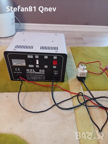 Американско зарядно за акумулатор 