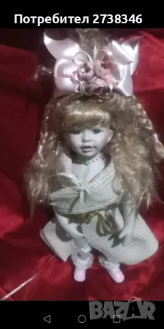 Старинна порцеланова кукла със стойка 