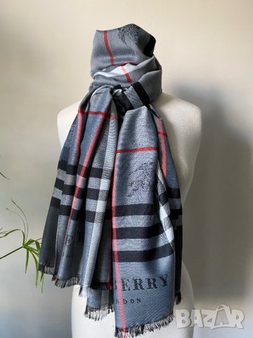 Шал Burberry в сиво каре, снимка 1 - Шалове - 43788567