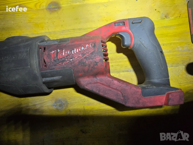 Саблен трион Milwaukee M18FSX, снимка 2 - Други инструменти - 52035254