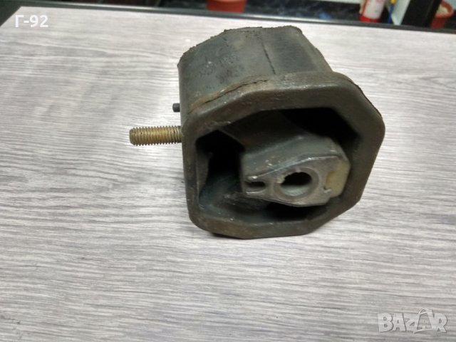 251199201G**NEU**LMI*тампон двигател L / R VW T2 1.6 / 1,7 D,1980 -, снимка 3 - Части - 32302758