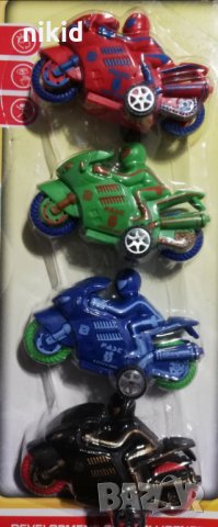 4 бр мотор мотори пластмасови фигурки играчка и украса за торта, снимка 1 - Фигурки - 28503192