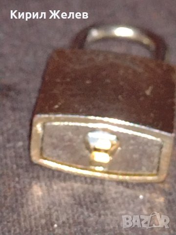 Малко катинарче много красиво за КОЛЕКЦИЯ ДЕКОРАЦИЯ БИТОВ КЪТ 42716, снимка 3 - Колекции - 43724549