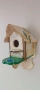 Ръчно изрисувана дървена къщичка за птици , снимка 1