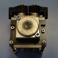 Пневматичен разпределител за преси HERION XSZ 20 press safety valve 24VDC 2/8Bar, снимка 5 - Резервни части за машини - 43986472