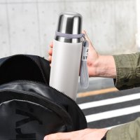 GIOGD Термоизолирана вакуумна спортна бутилка за вода от неръждаема стомана 700 мл, бяла, снимка 5 - Спортна екипировка - 43573200