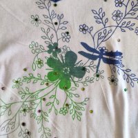 Блуза с нежни цветя и дискретни камъчета, снимка 3 - Тениски - 28446653