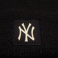 зимна шапка на New York Yankees , снимка 4 - Шапки - 43887346