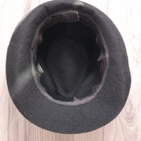 Черна дамска шапка, снимка 5 - Шапки - 35501667