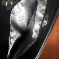 Michael Kors черна чанта в отлично състояние, снимка 4 - Чанти - 37874639