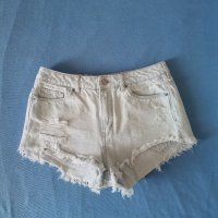 Къси дънкови панталони, снимка 1 - Къси панталони и бермуди - 36708503