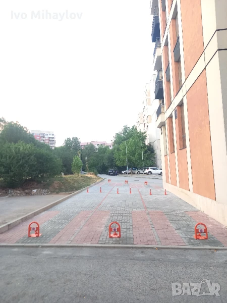 Давам под наем двойно паркомясто., снимка 1