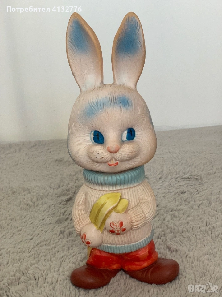  съветска гумена играчка зайче с жълти ски, снимка 1