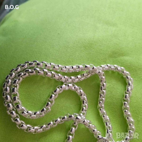 Сребърен ланец, дълъг и масивен. Поставен в подаръчна кутия., снимка 1