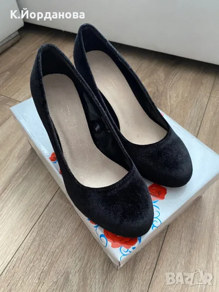 Дамски черни обувки на ток, снимка 1