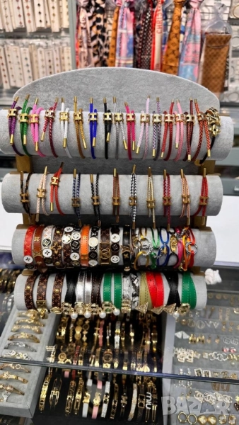 гривни hermes louis vuitton cartier bvgari prada, снимка 1